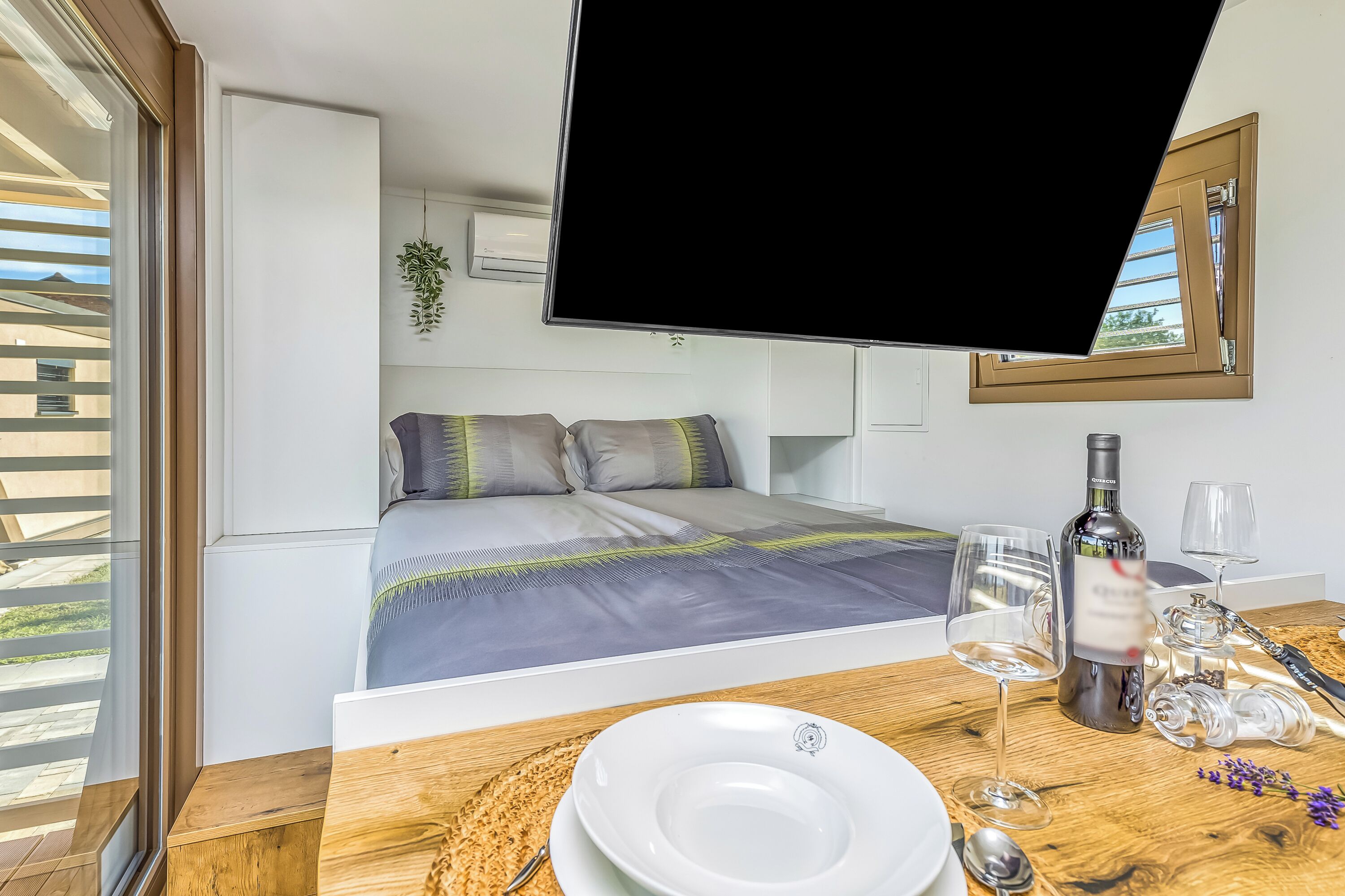 Monolocale familiare, vista montagna (Riverside Suite Ane private beach) | Wi-Fi gratuito, lenzuola