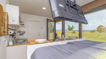 Family Studio, Mountain View (Riverside Suite Mare private beach) | Free WiFi, bed sheets