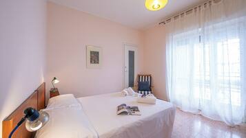 3 Schlafzimmer, laptopgeeigneter Arbeitsplatz, Bettwäsche