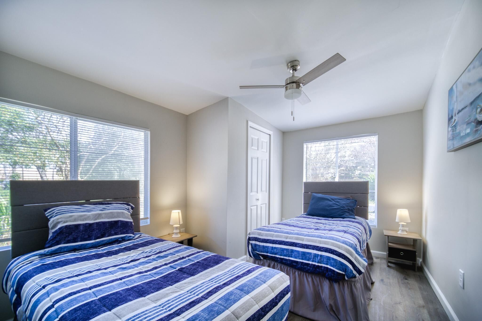 ~[A] Doze'n D'luxe_Sleeps 12_Krispy Kreme~