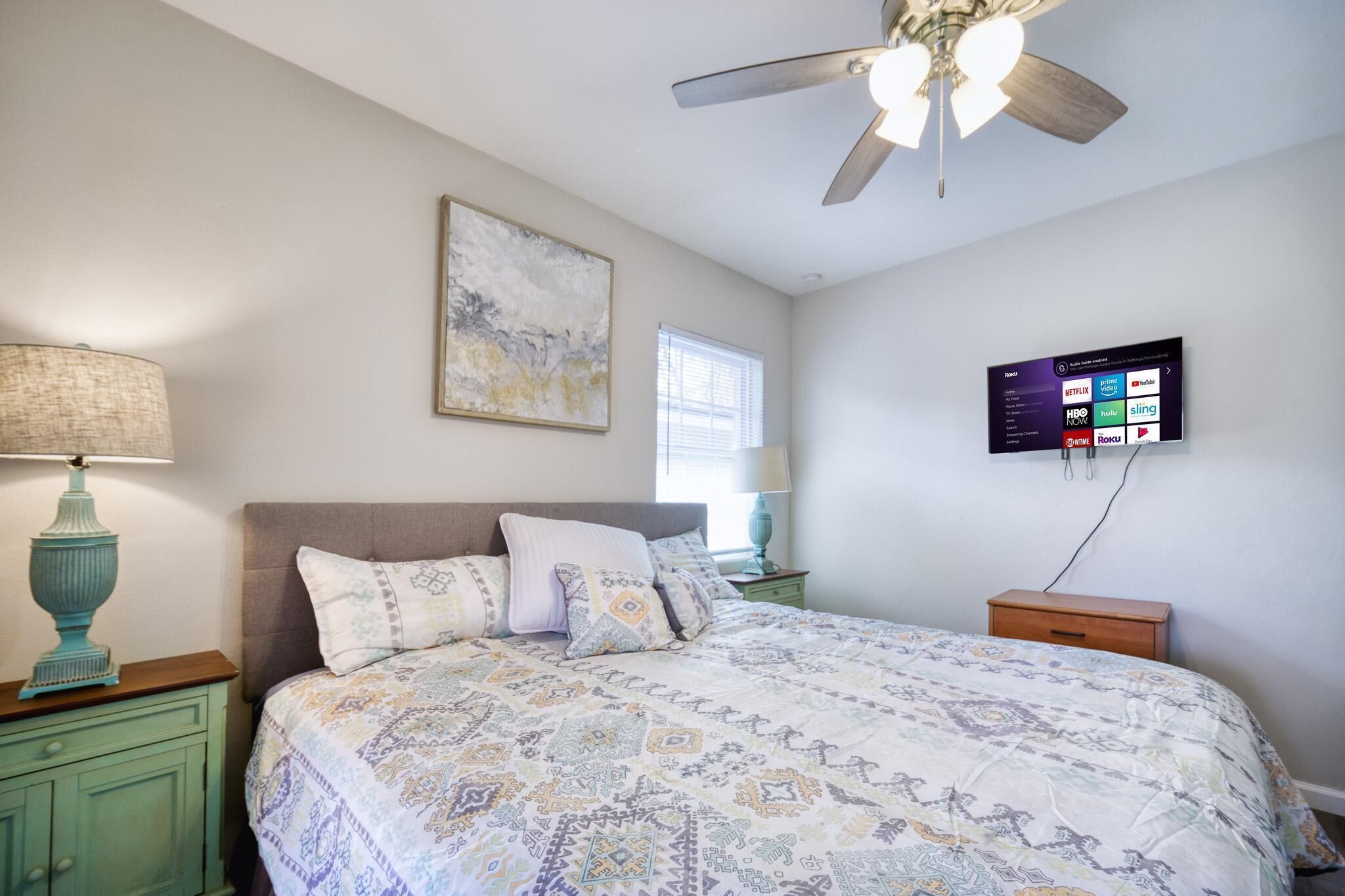 ~[A] Doze'n D'luxe_Sleeps 12_Krispy Kreme~