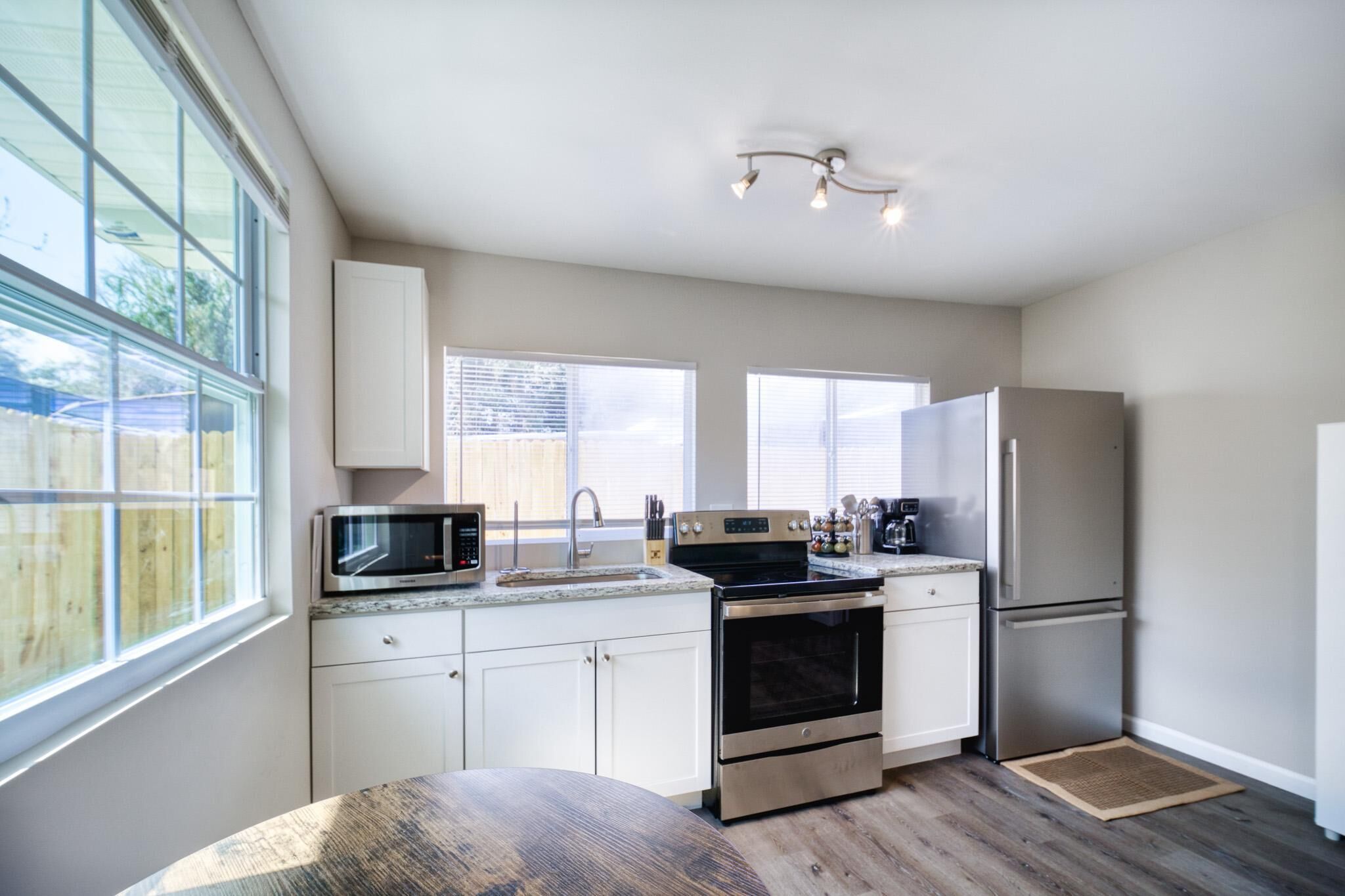 ~[C] Krispy Krashpad_Sleeps 5_Krispy Kreme~