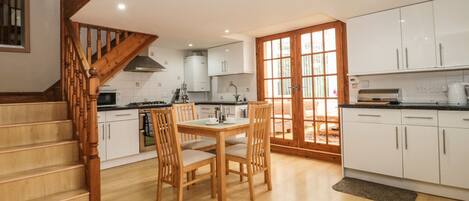 Cottage | Interior
