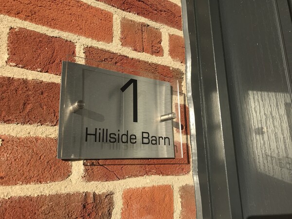 Hillside Farm Barn Apartments - Woking
