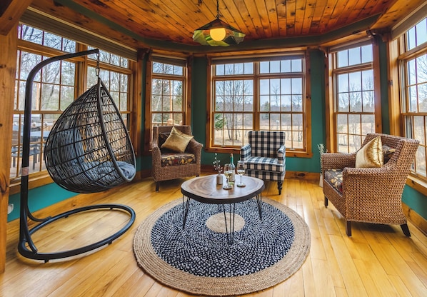 Smart TV, fireplace, stereo, computer monitors