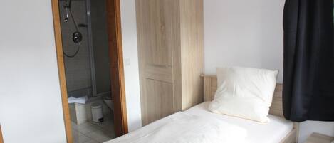 Kamar Single | Wi-Fi gratis dan seprai linen