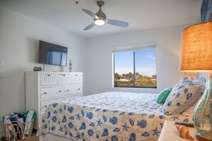 2 bedrooms, internet, bed sheets - Vacation At Admiral's Bay! Fun In The Sun! 2B/2B Condo Walk To Beach! (Fort Myers Beach)