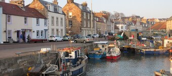 Harbour flat Pittenweem, near golf, beaches, sea views, great base for East Neuk