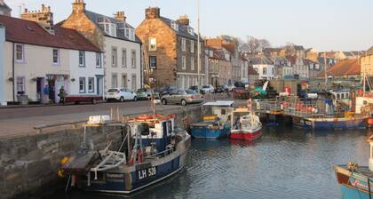 Harbour flat Pittenweem, near golf, beaches, sea views, great base for East Neuk