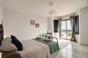 4 slaapkamers, een strijkplank/strijkijzer, gratis wifi, beddengoed