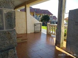 Property grounds - Refrada. Apt. 2 Rooms. Terrace Garden View. (Sanxenxo)