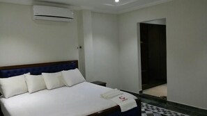 Deluxe Double Room | Free WiFi - Comfort Inn Hotel (Sahiwal)