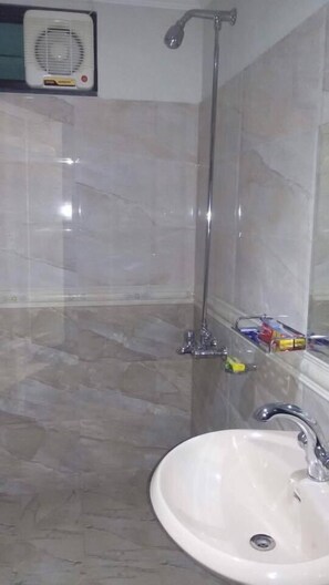 Bathroom - Comfort Inn Hotel (Sahiwal)