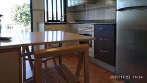 Micro-ondas, fogão, cooktop, torradeira