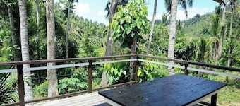 Farmstead vacation house in the middle of Sabang and Dinadiawan beach