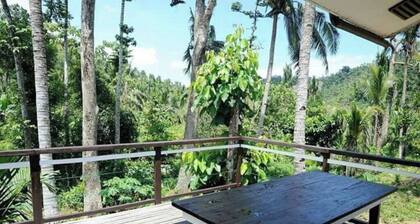 Farmstead vacation house in the middle of Sabang and Dinadiawan beach