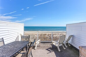 Outdoor dining - Beachcrest 17-Oceanfront 76th St, Free WiFi, AC (Ocean City)