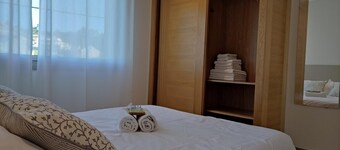 AQUA II. Apt. 1 Room Terrace Pool Views.