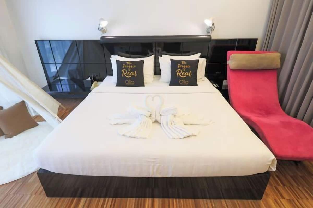 In-room safe, desk, laptop workspace, iron/ironing board