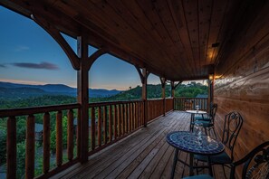 Property grounds - Gorgeous Views, Hot Tub, Game Room, and Free Attraction Passes, Resort Pool (Gatlinburg,)