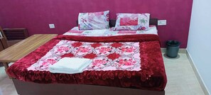 9 Schlafzimmer, Bügeleisen/Bügelbrett, Bettwäsche