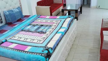 9 bedrooms, iron/ironing board, bed sheets