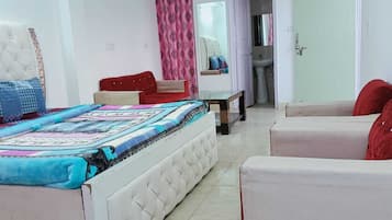 9 bedrooms, iron/ironing board, bed sheets