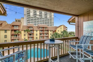 Property grounds - Pool and Courtyard View 3 Bedroom 2 Bath (Myrtle Beach)