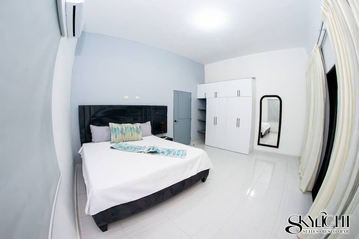 Suite Presidenziale, 3 camere da letto | 1 camera, una cassaforte in camera, tende oscuranti, ferro/asse da stiro
