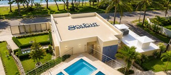 Skylight Suites Restaurant Bar