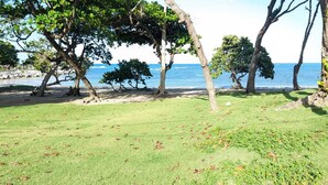 On the beach - Skylight Suites Restaurant Bar (Puerto Plata)