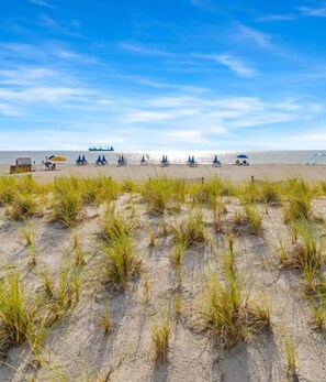 Beach nearby - Fall Flash Sale at Beachside Colony Resort, Colony Suites best value offered 2/2 (Tybee Island)