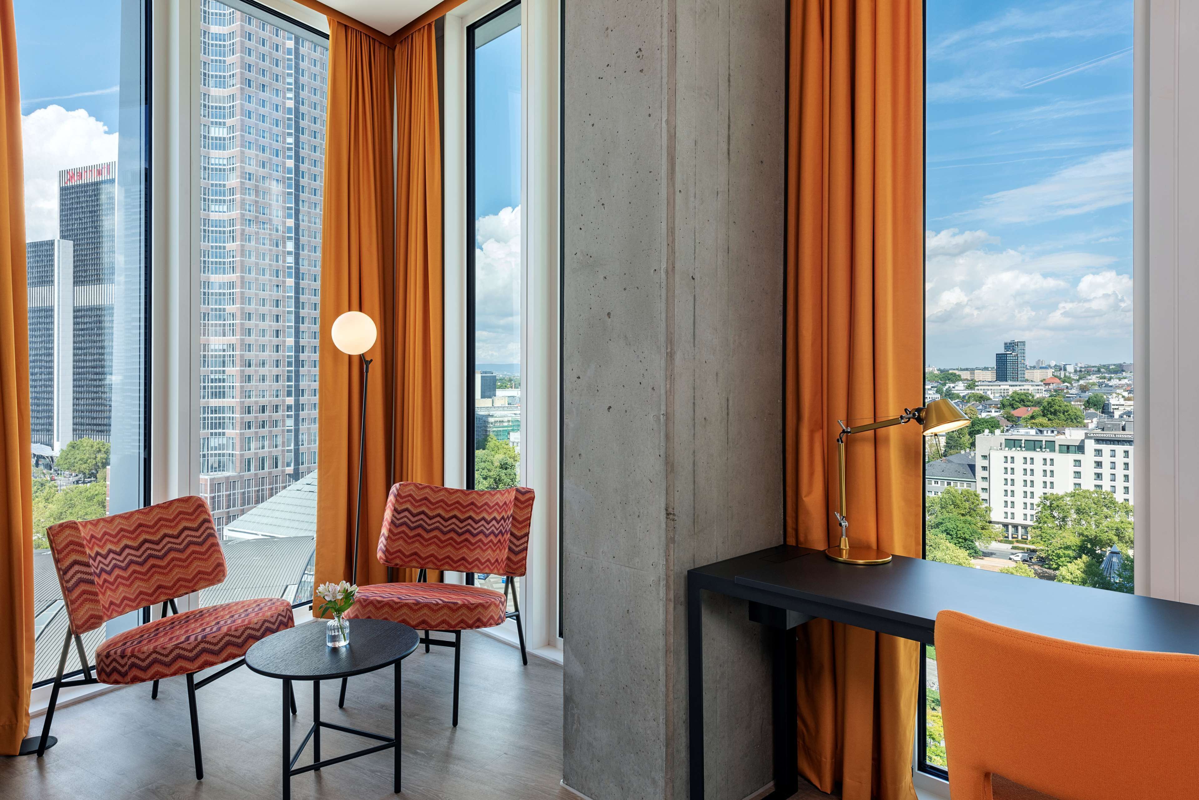 Minibar, Zimmersafe, Schreibtisch, schallisolierte Zimmer