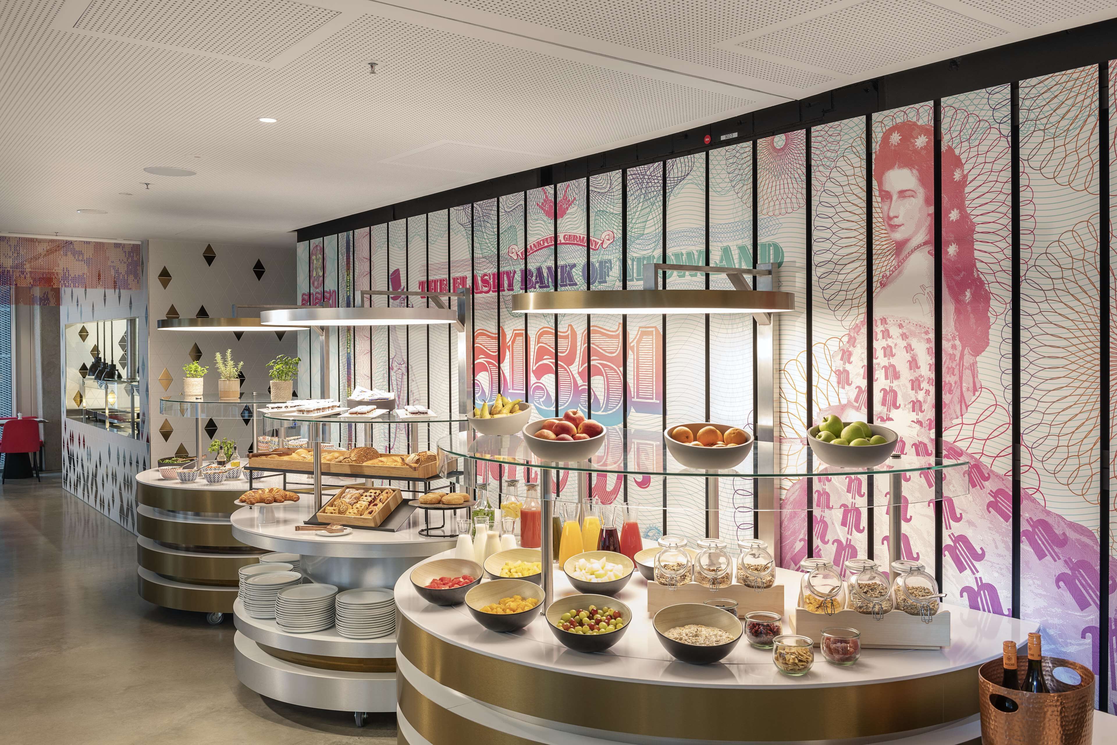 朝食 (ビュッフェ)、毎日提供 (有料)