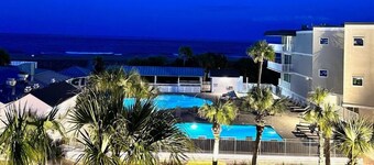 Fall Flash Sale at Beachside Colony Resort, Colony Suites best value offered 1/1