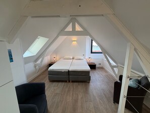 3 chambres, fer et planche à repasser, Wi-Fi gratuit, draps fournis