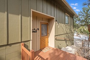 House, 5 Bedrooms | Exterior