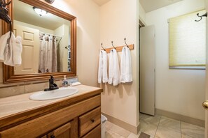 Bathroom - Bear House -- Ev #3073 5 Bedroom Home by RedAwning (Estes Park)