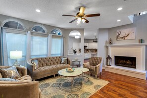 บ้านพัก, 5 ห้องนอน | ห้องนั่งเล่น | สมาร์ททีวี