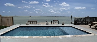 Blue Haven - Waterfront Home Heated Pool & Private Fishing Pier