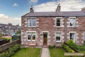 Maison, plusieurs lits | Jardin