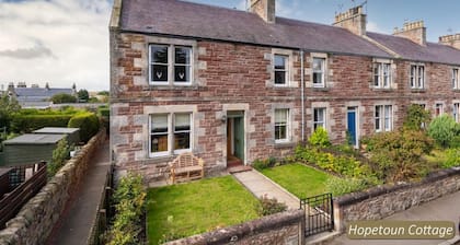 Hopetoun Cottage - Beautiful Cottage