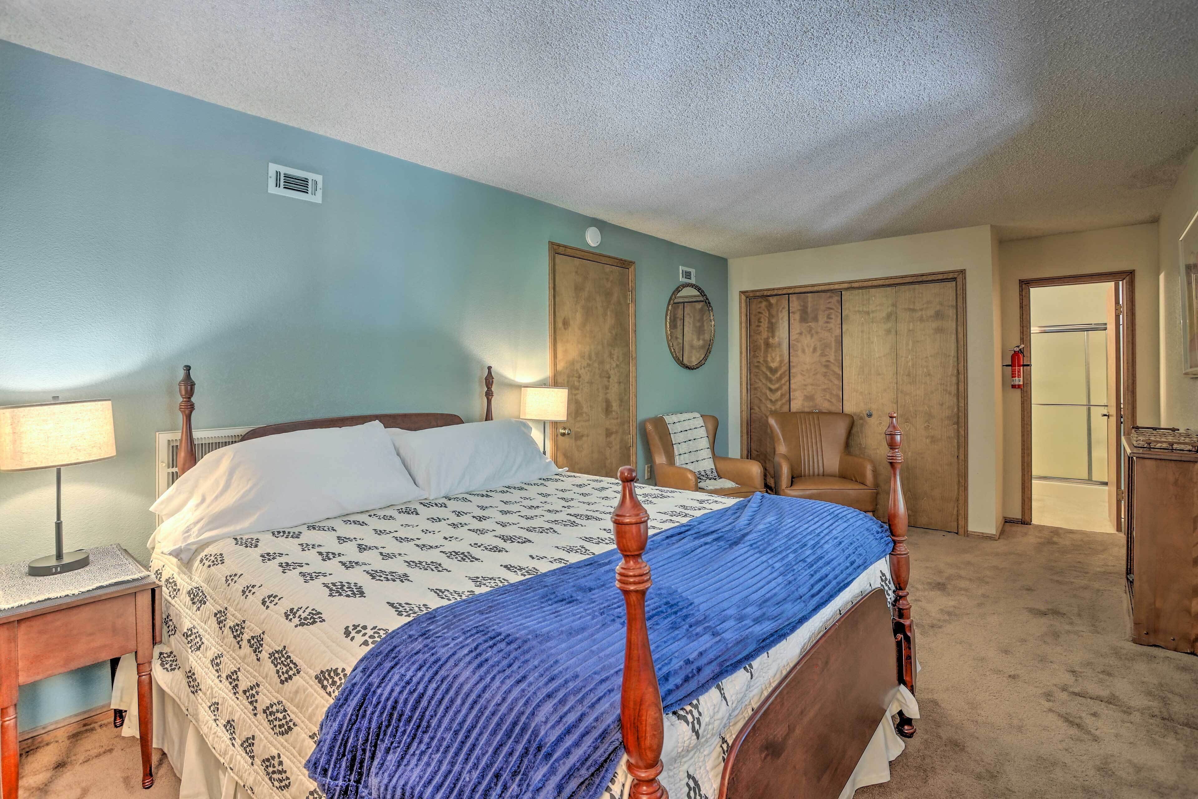 Spacious Family Cabin < 1 Mi to Lake Gregory!