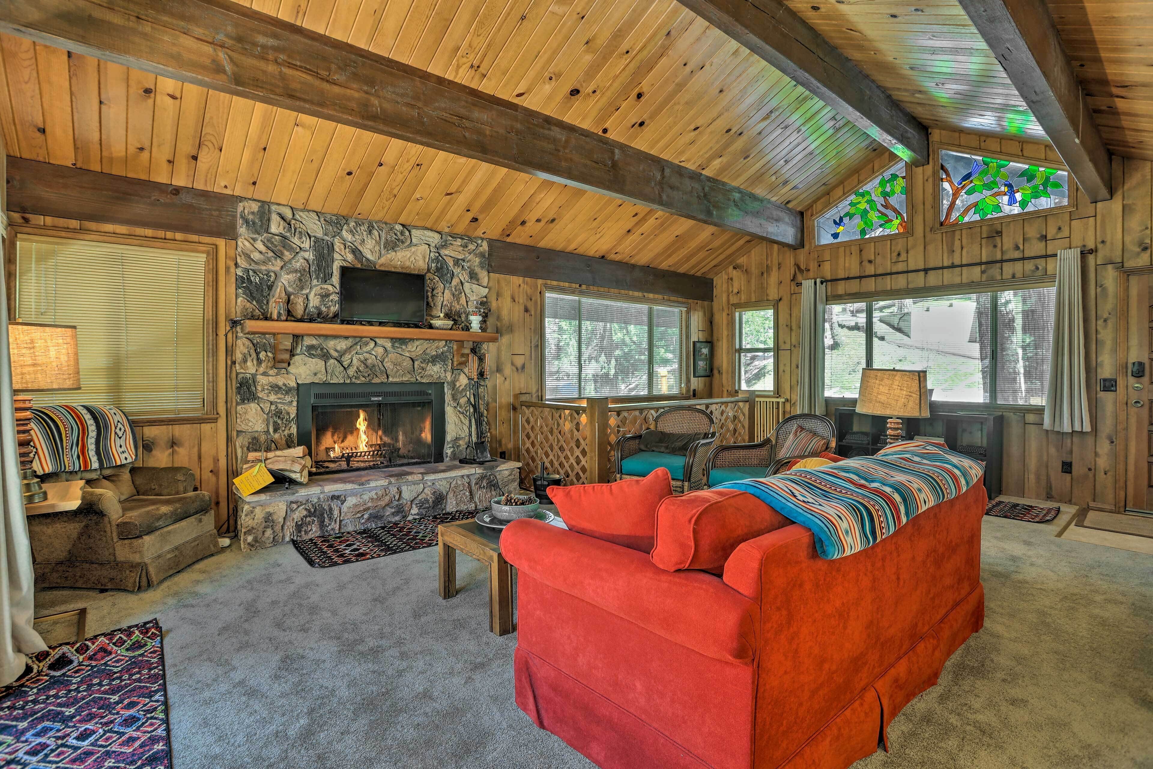Spacious Family Cabin < 1 Mi to Lake Gregory!