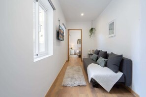 TV - Charming & Restful Flat | Central by HostWise (Porto)