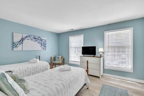 2 bedrooms, iron/ironing board, travel cot, free WiFi