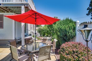 Outdoor dining - 3 Mi to Dtwn & Beach! Bristol Home w/ Patio (Bristol)