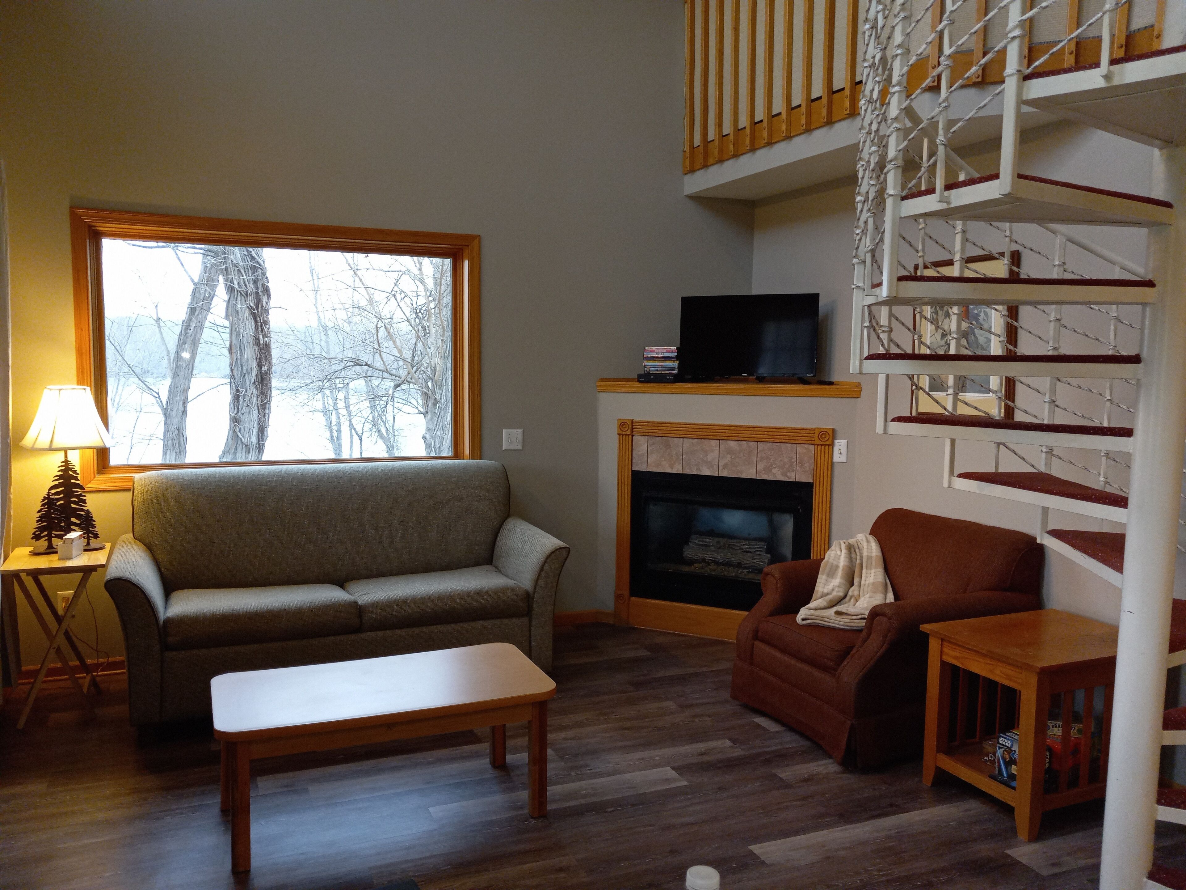 Robin's Roost - A Lofted Condo on the Wisconsin River