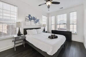 5 bedrooms, desk, iron/ironing board, WiFi