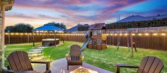 Luxury Home w Hot Tub near DFW Airport